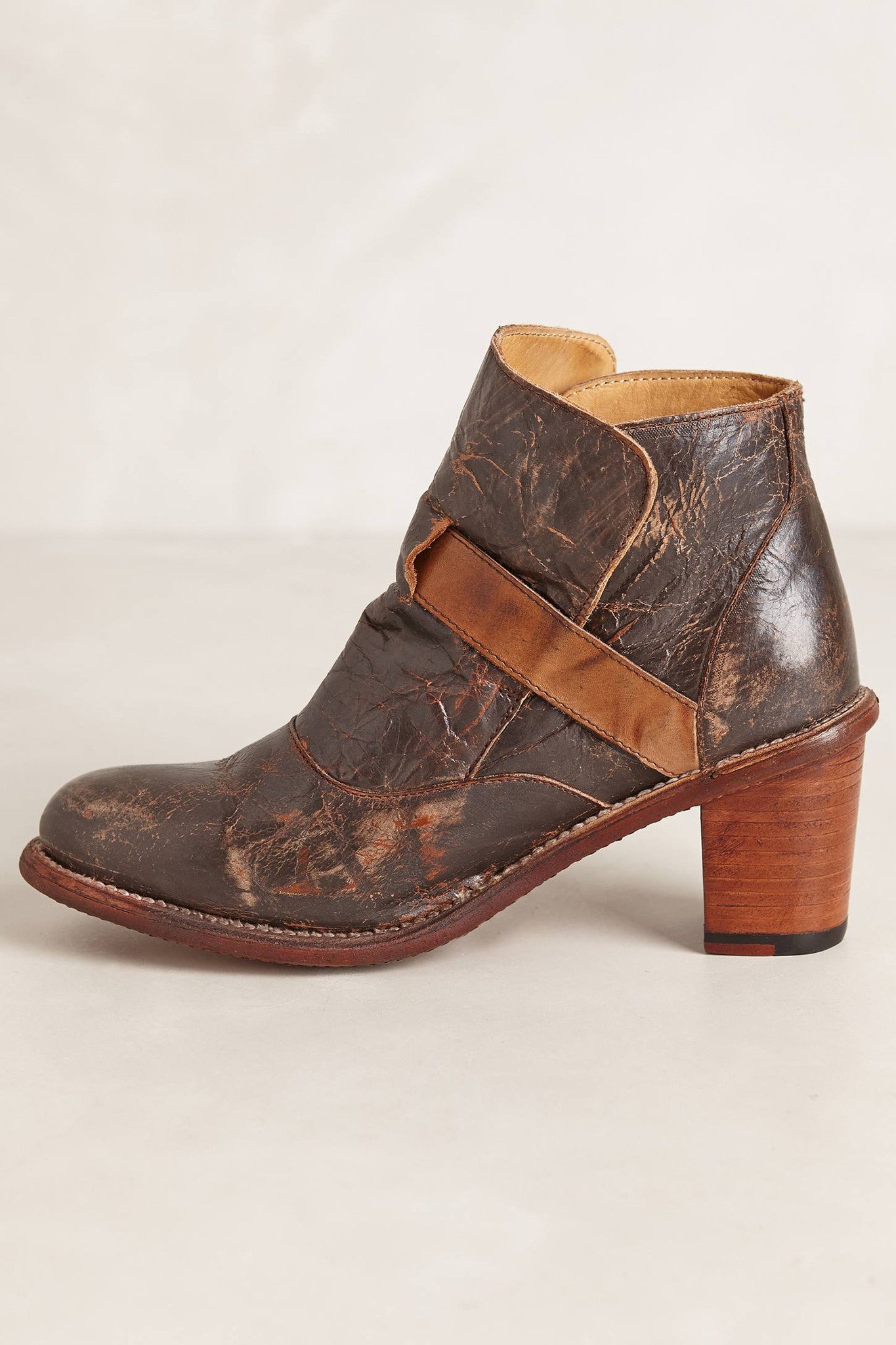 Standoff Belted Boots